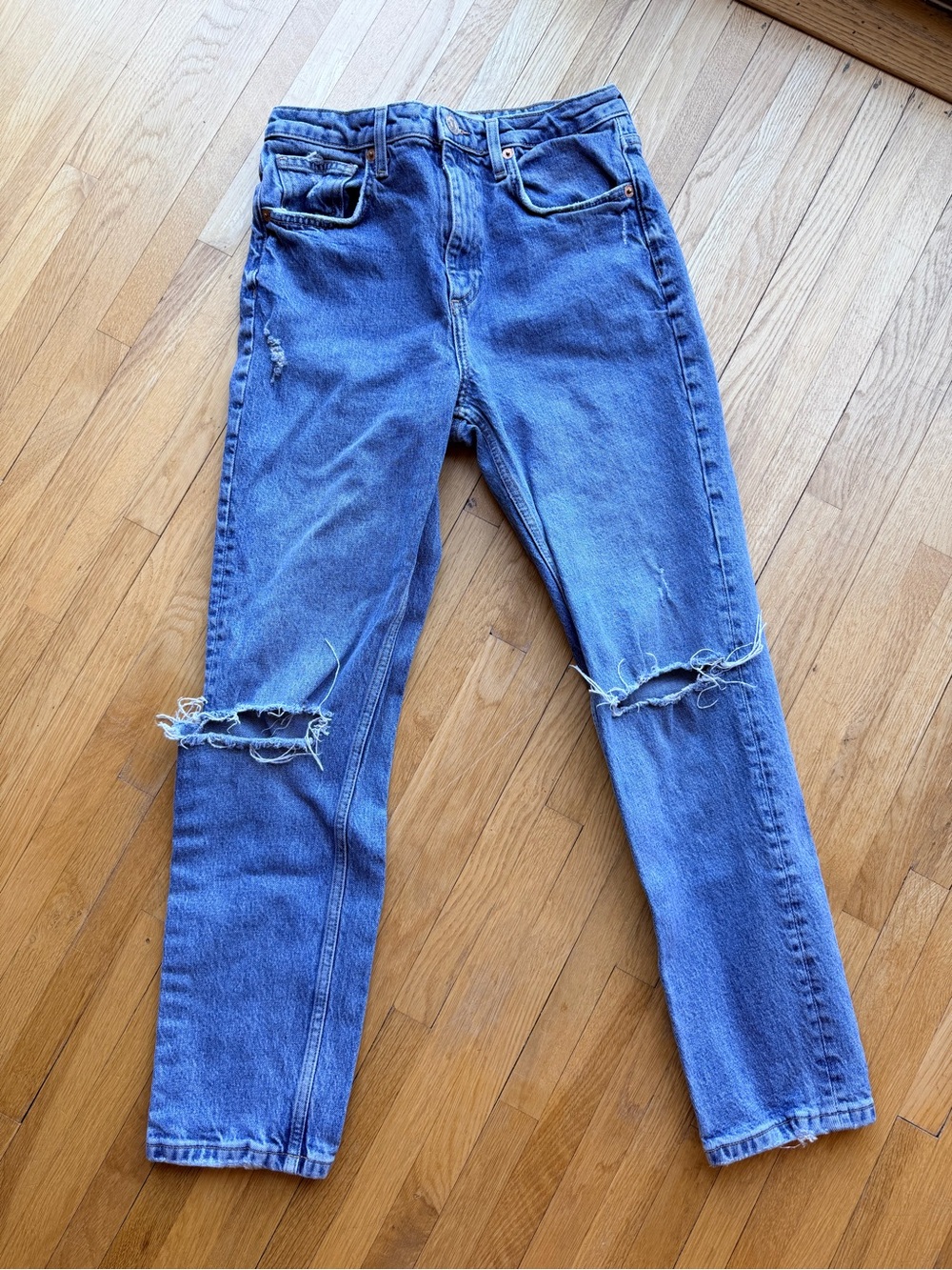 Zara Medium Blue High-Rise Distressed Straight Leg Jeans Back to School Outfit